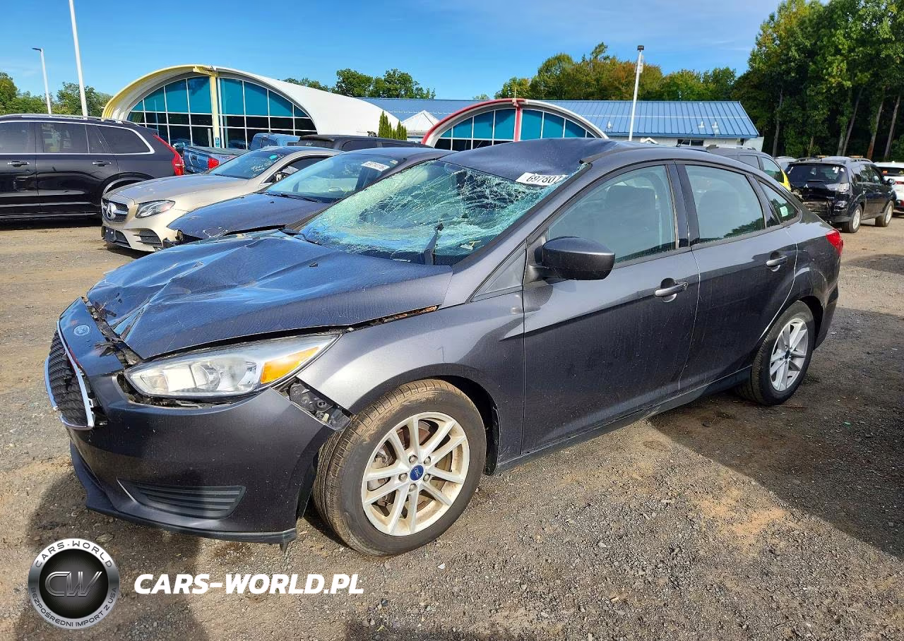 2018 Ford Focus Se VIN:1FADP3F29JL290865 - 1