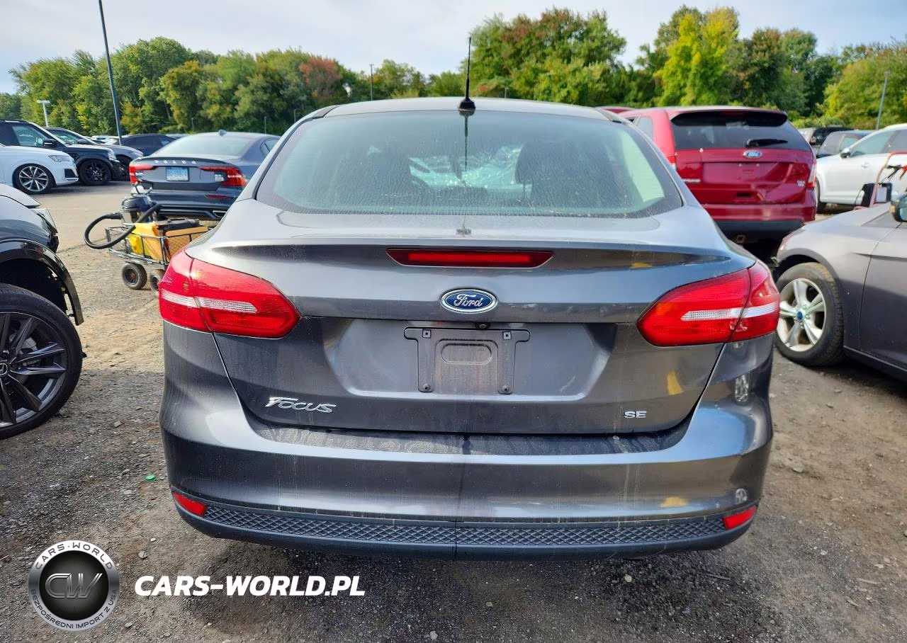 2018 Ford Focus Se VIN:1FADP3F29JL290865 - 6