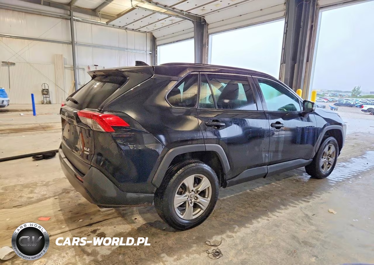 2023 Toyota Rav4 Xle VIN:2T3P1RFV4PW370490 - 3