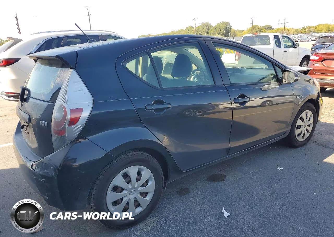 2013 Toyota Prius VIN:JTDKDTB39D1047145 - 3