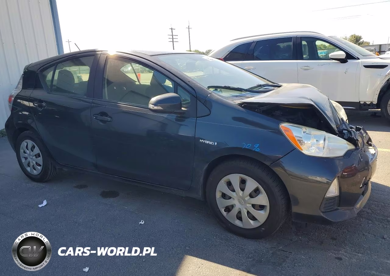 2013 Toyota Prius VIN:JTDKDTB39D1047145 - 4