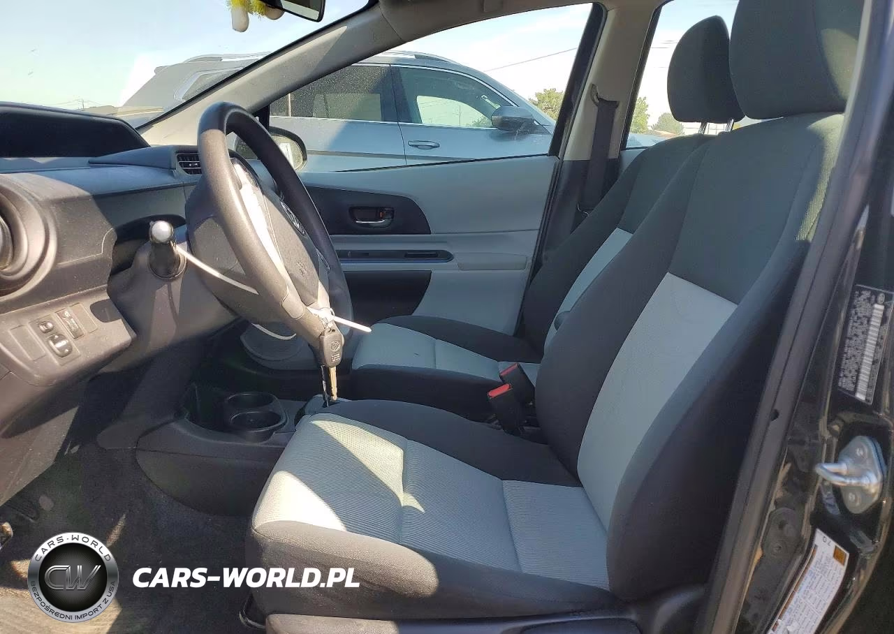 2013 Toyota Prius VIN:JTDKDTB39D1047145 - 7