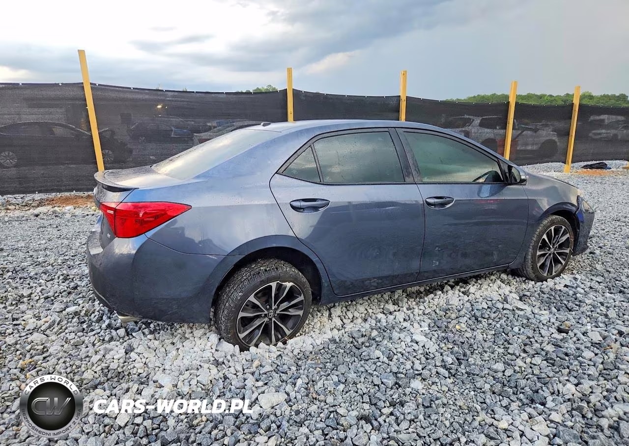 2018 Toyota Corolla Se VIN:5YFBURHE5JP794583 - 3