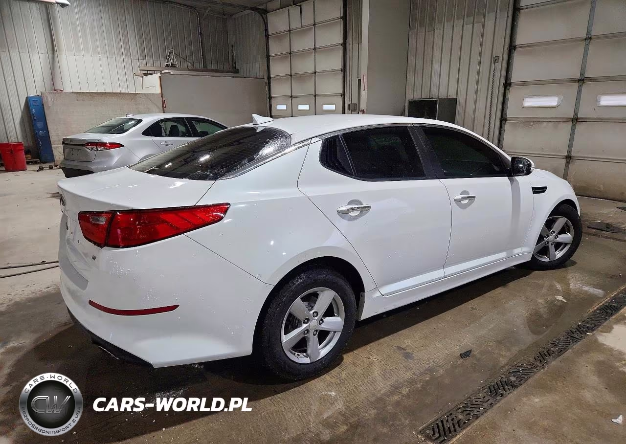 2015 Kia Optima Lx VIN:5XXGM4A74FG369621 - 3