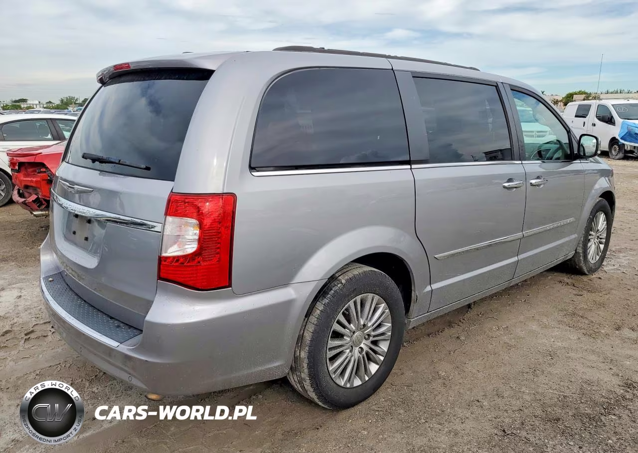 2015 Chrysler Town & Country Touring-L VIN:2C4RC1CGXFR506964 - 3