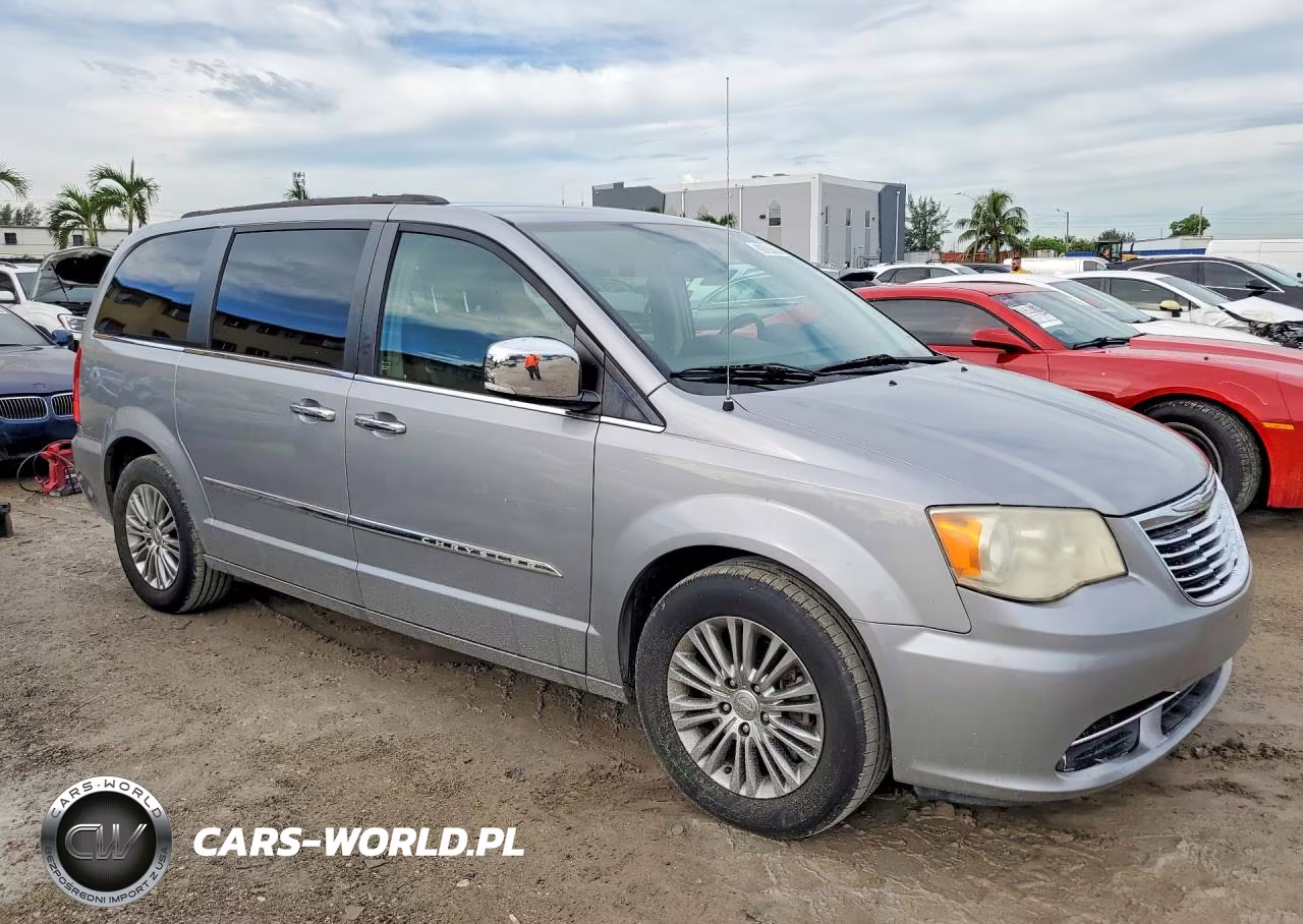2015 Chrysler Town & Country Touring-L VIN:2C4RC1CGXFR506964 - 4