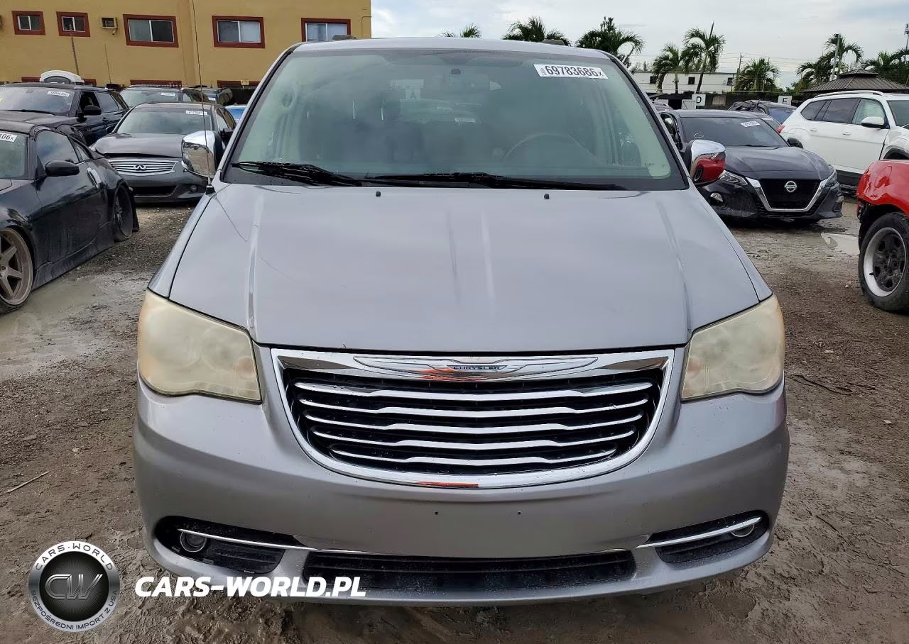 2015 Chrysler Town & Country Touring-L VIN:2C4RC1CGXFR506964 - 5