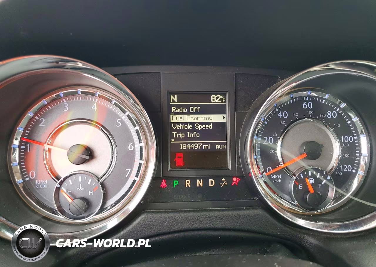 2015 Chrysler Town & Country Touring-L VIN:2C4RC1CGXFR506964 - 9