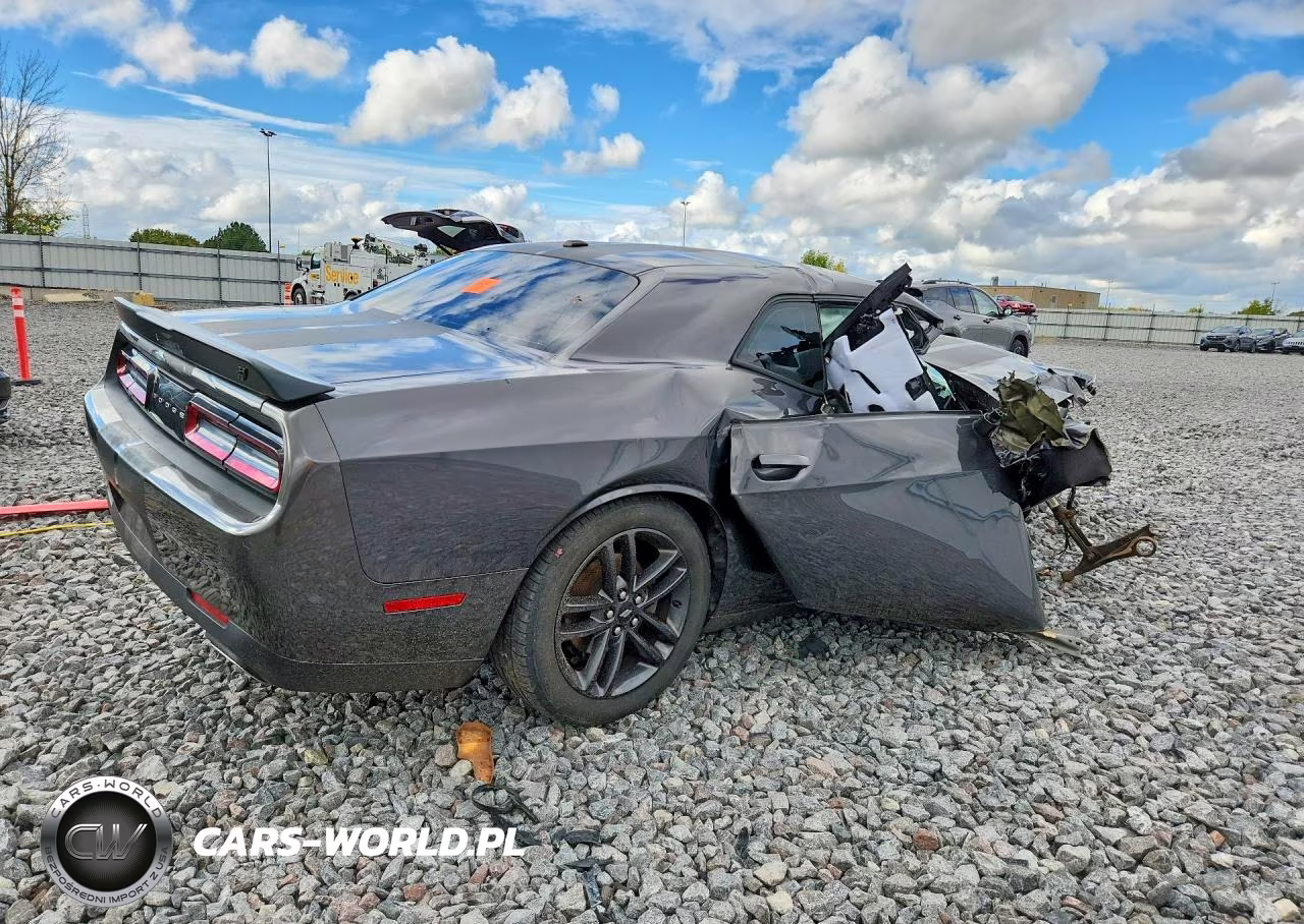 2019 Dodge Challenger Sxt VIN:2C3CDZGG1KH677912 - 3