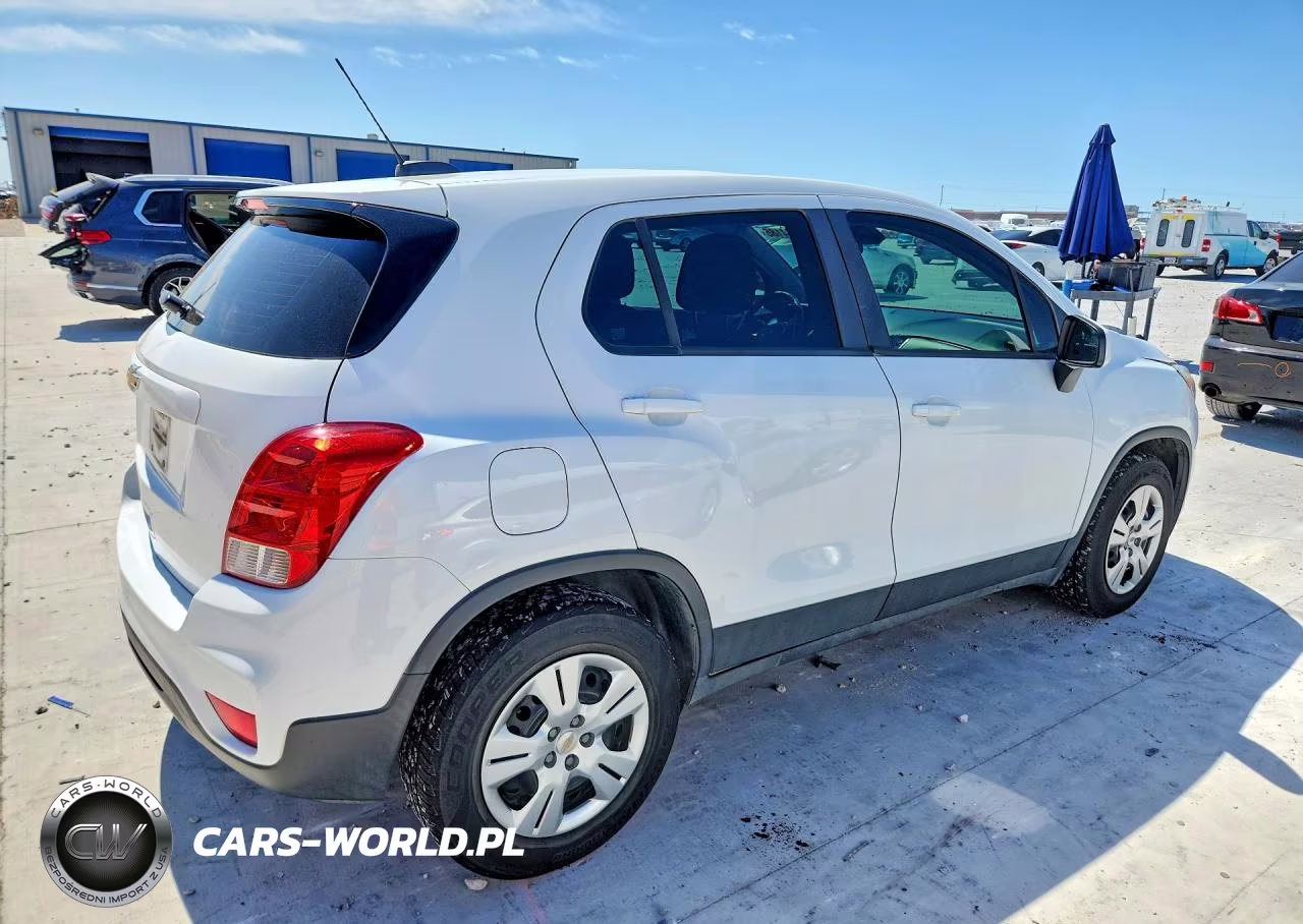 2018 Chevrolet Trax Ls VIN:KL7CJKSB7JB628581 - 3