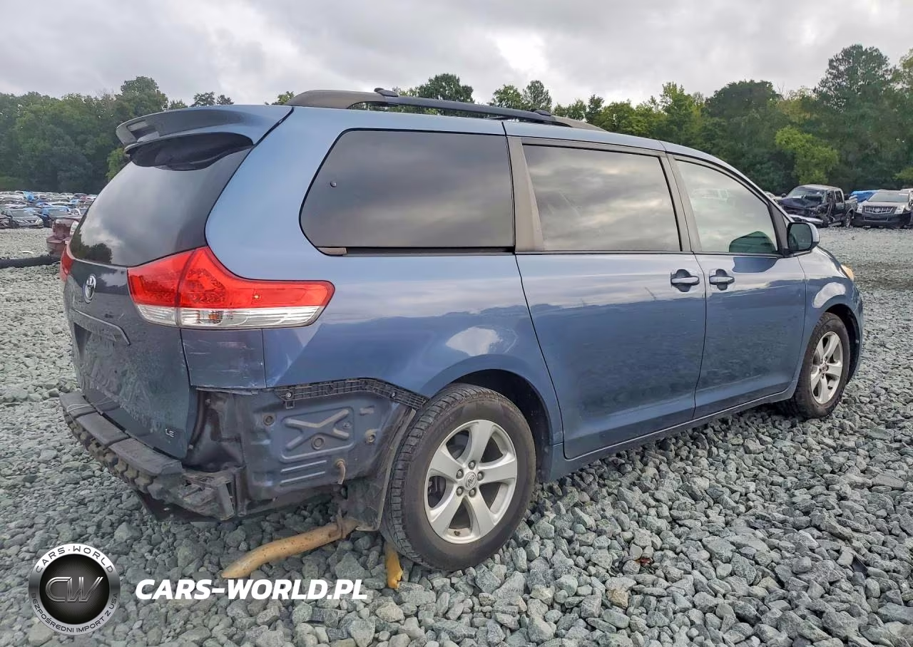 2014 Toyota Sienna Le VIN:5TDKK3DC6ES511564 - 3