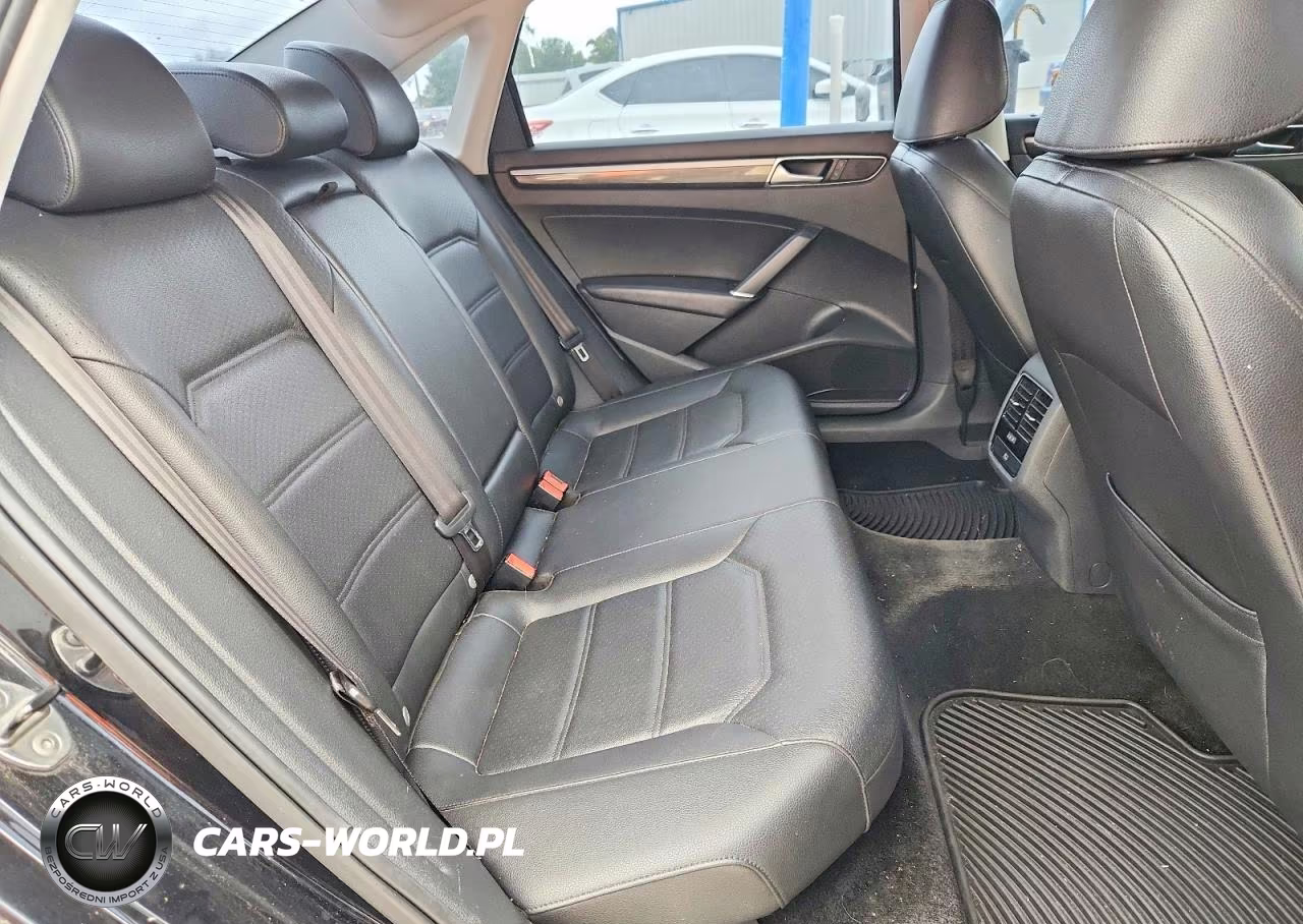 2016 Volkswagen Passat Se VIN:1VWBT7A37GC036517 - 10