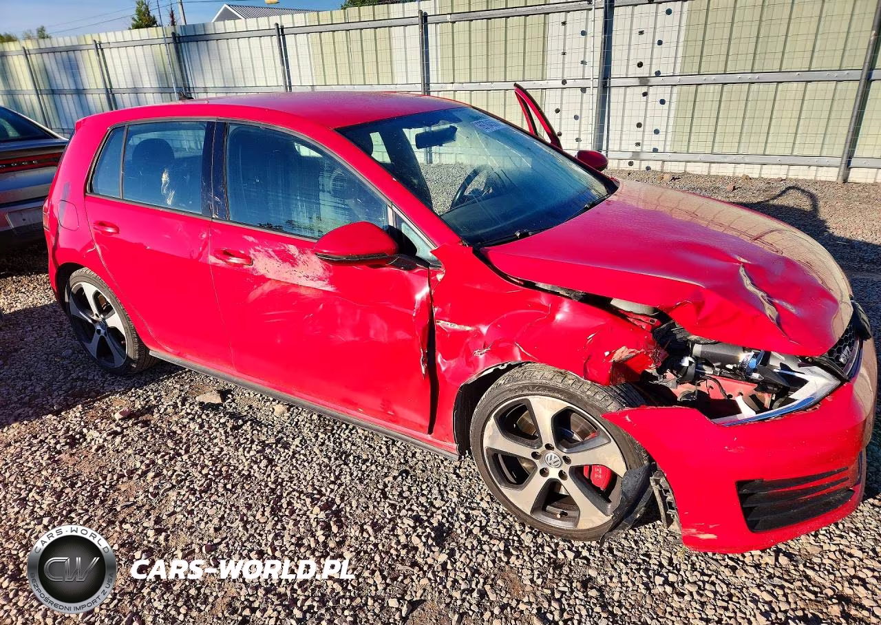 2015 Volkswagen Gti VIN:3VW447AU1FM051512 - 4