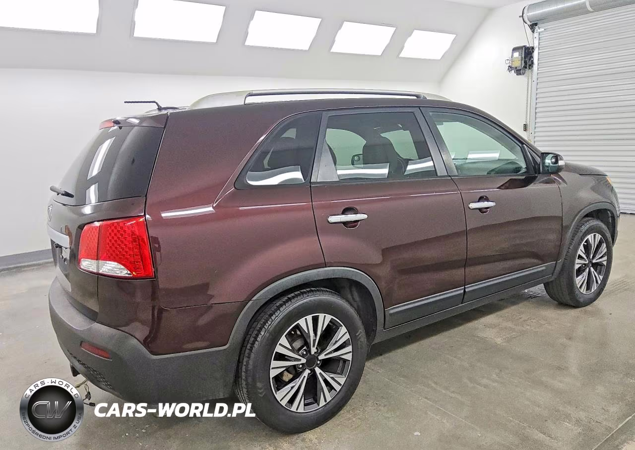 2013 Kia Sorento Lx VIN:5XYKT4A25DG388835 - 3