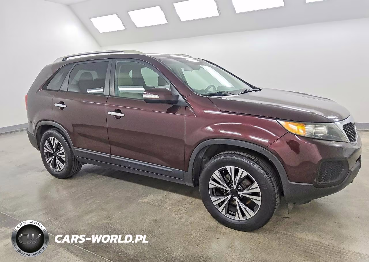 2013 Kia Sorento Lx VIN:5XYKT4A25DG388835 - 4
