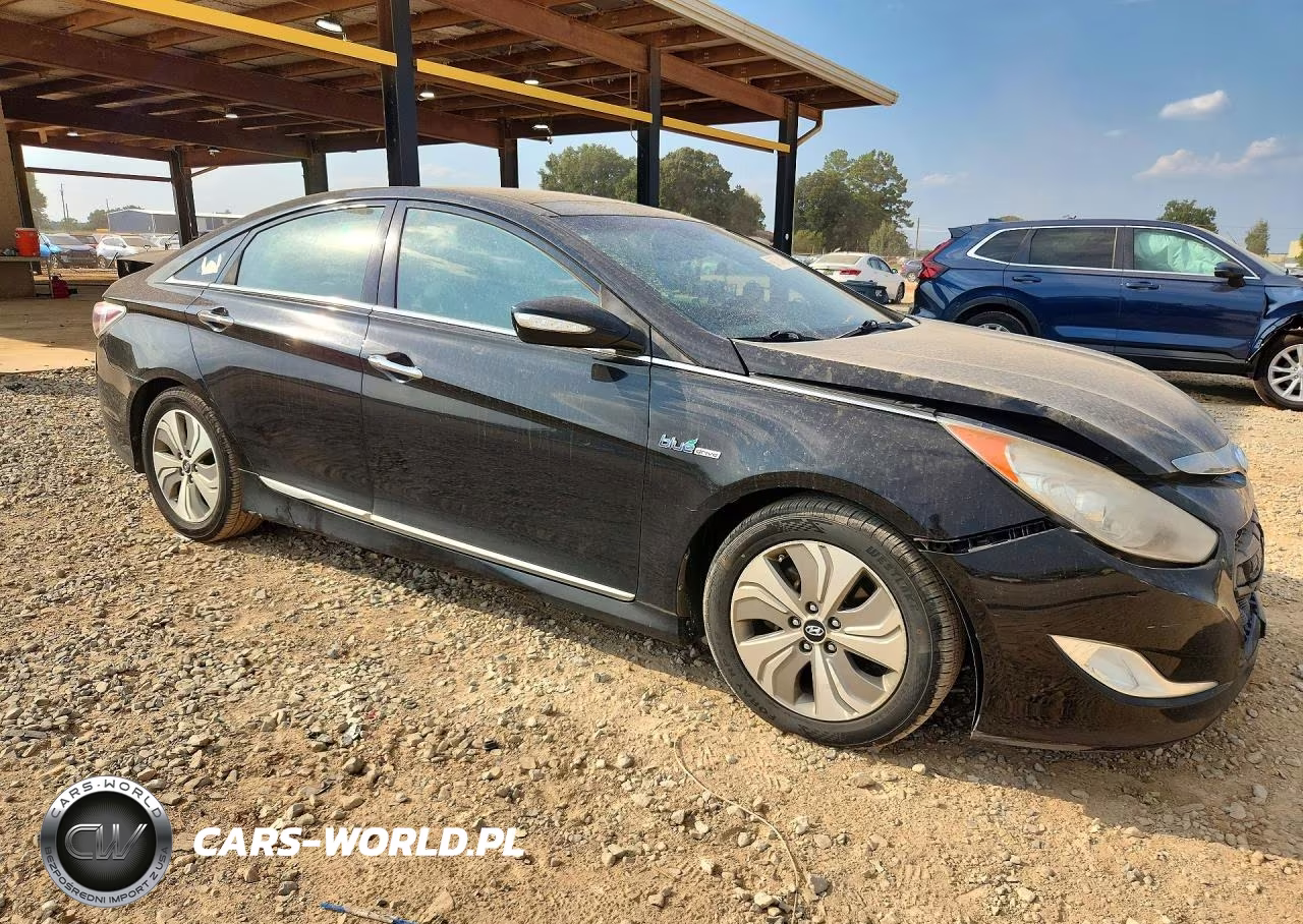 2013 Hyundai Sonata Hybrid VIN:KMHEC4A41DA093242 - 4