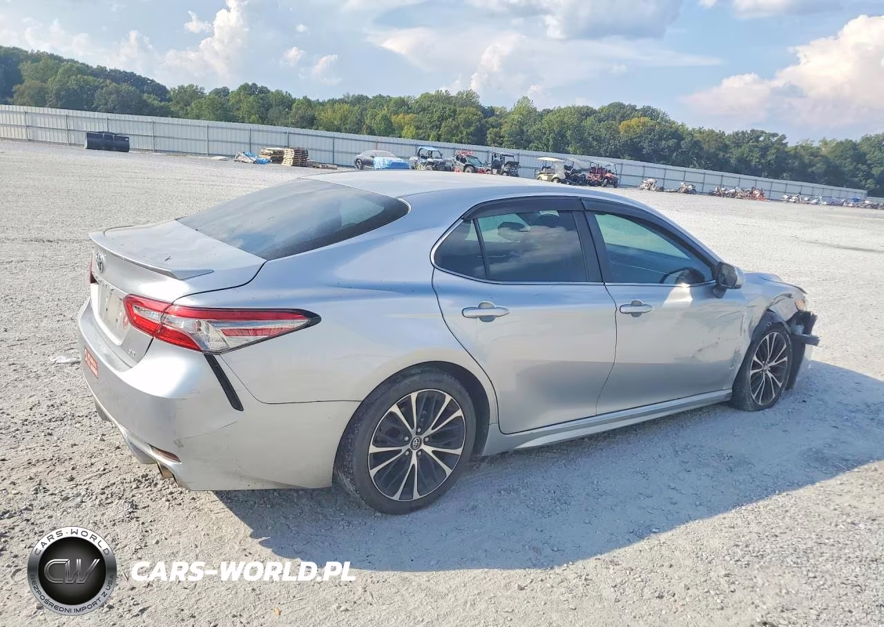 2018 Toyota Camry Se VIN:4T1B11HK7JU077164 - 3
