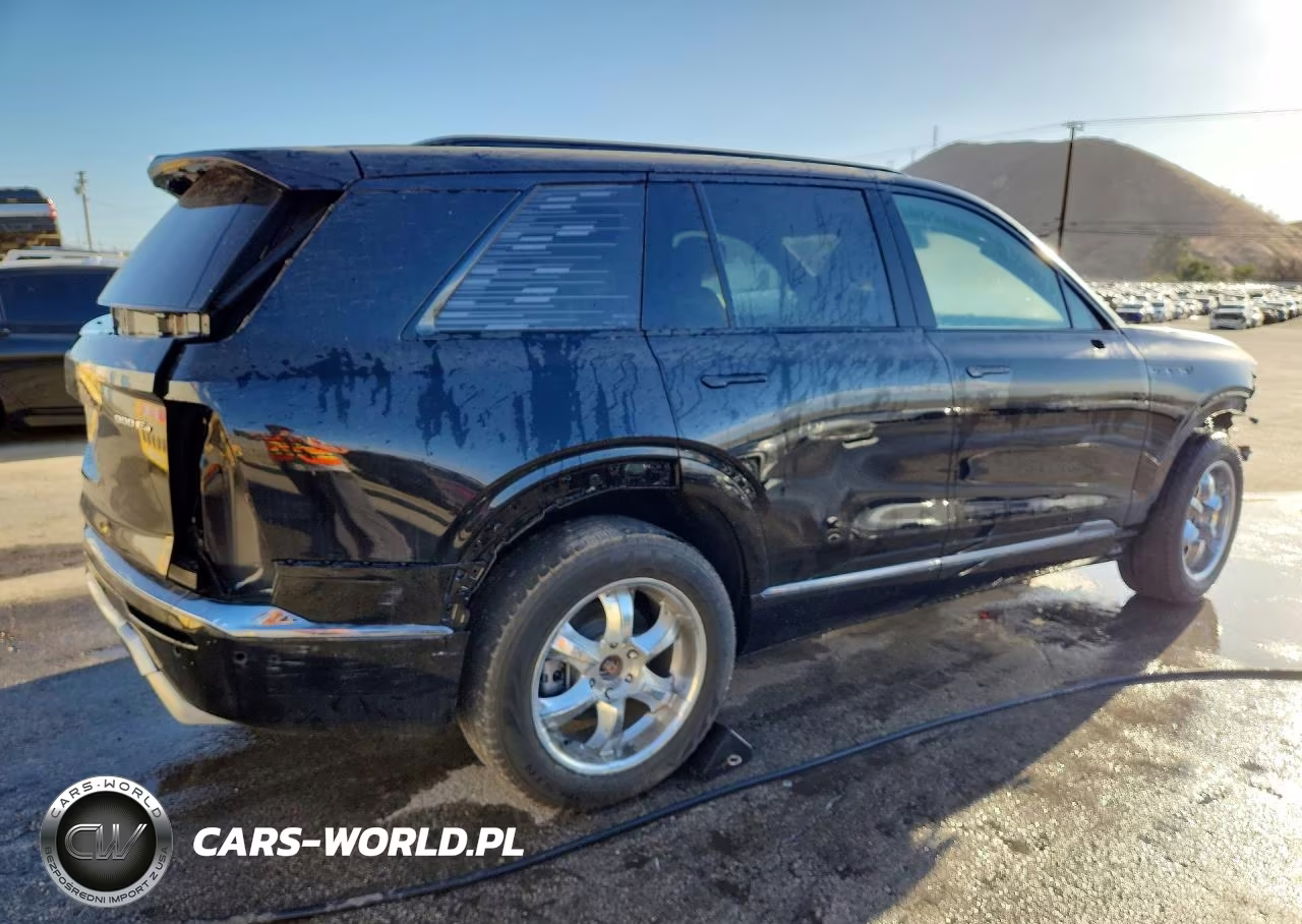 2026 Cadillac Vistiq Sport VIN:1GYC3NML5TZ711645 - 3