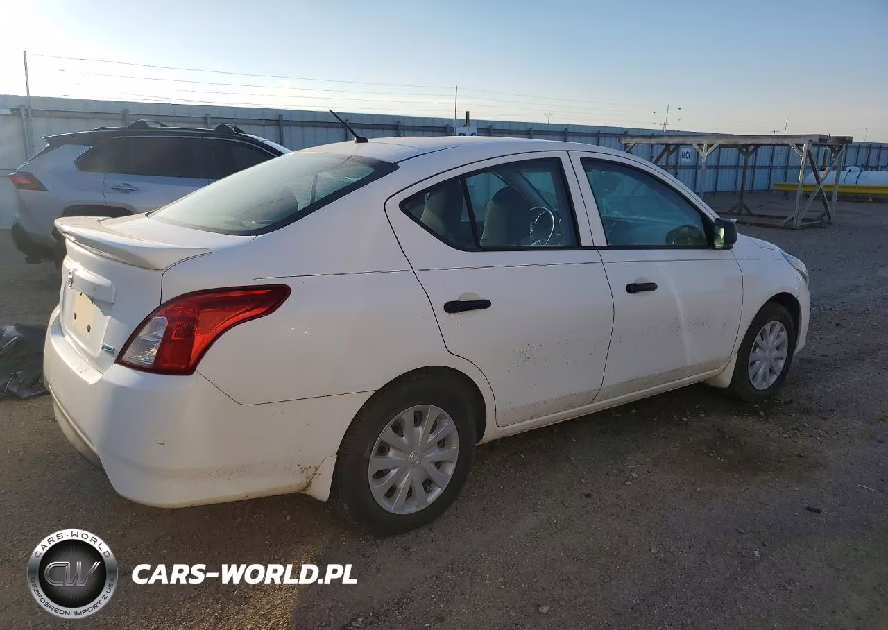 2015 Nissan Versa 1.6 S Plus VIN:3N1CN7AP7FL837829 - 3
