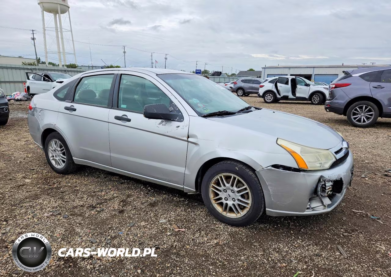 2010 Ford Focus Se VIN:1FAHP3FN8AW114335 - 4