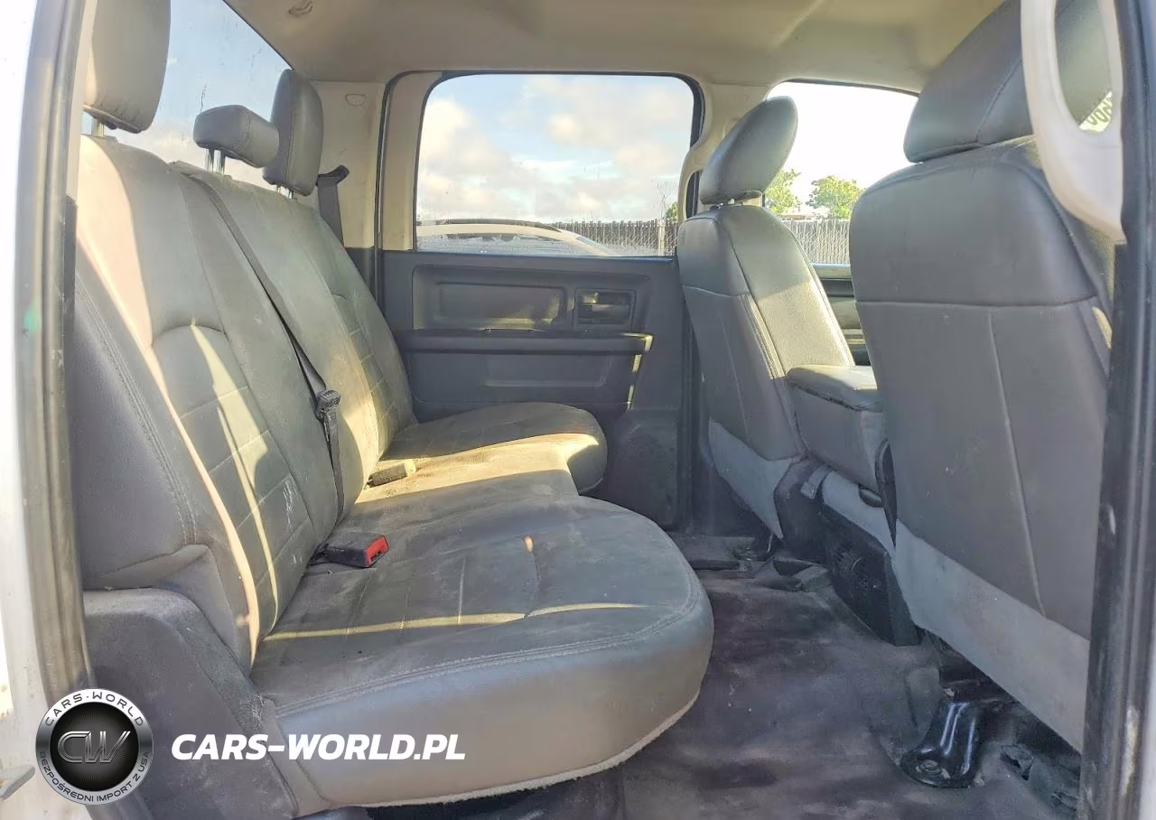 2019 Ram 1500 Classic Tradesman VIN:1C6RR7KT3KS571252 - 10