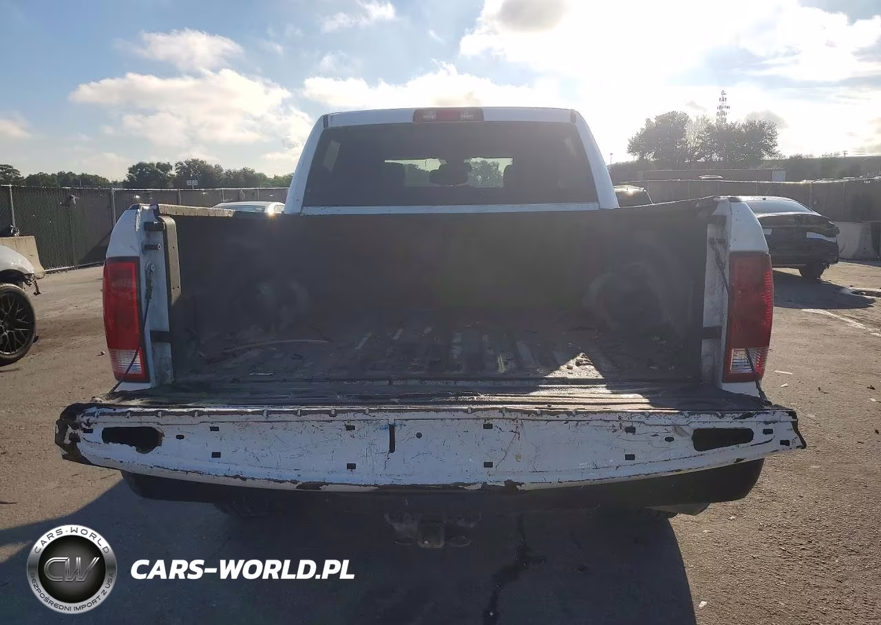 2019 Ram 1500 Classic Tradesman VIN:1C6RR7KT3KS571252 - 6