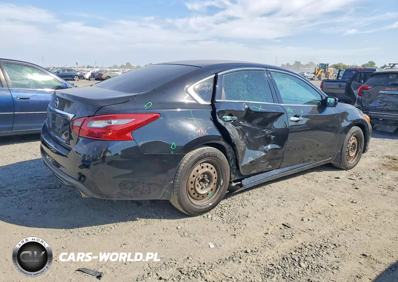 2018 Nissan Altima 2.5 S VIN:1N4AL3AP0JC180126 - 3