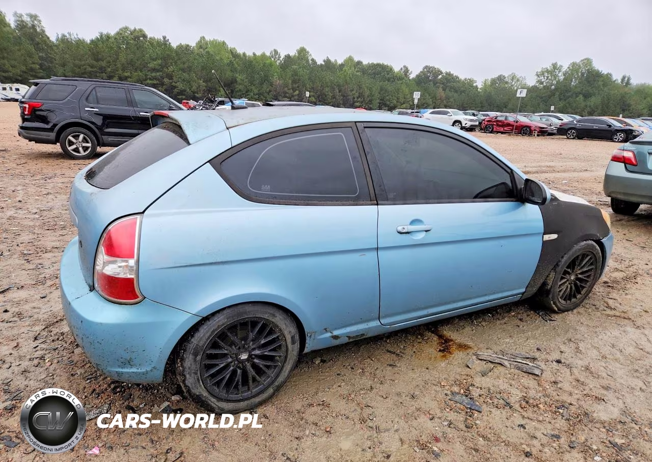 2009 Hyundai Accent Gs VIN:KMHCM36C09U129166 - 3