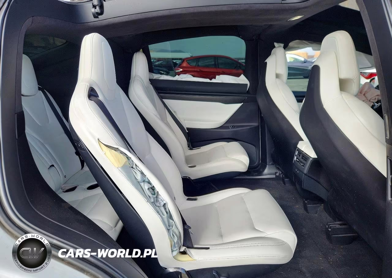 2018 Tesla Model X VIN:5YJXCBE26JF120593 - 11