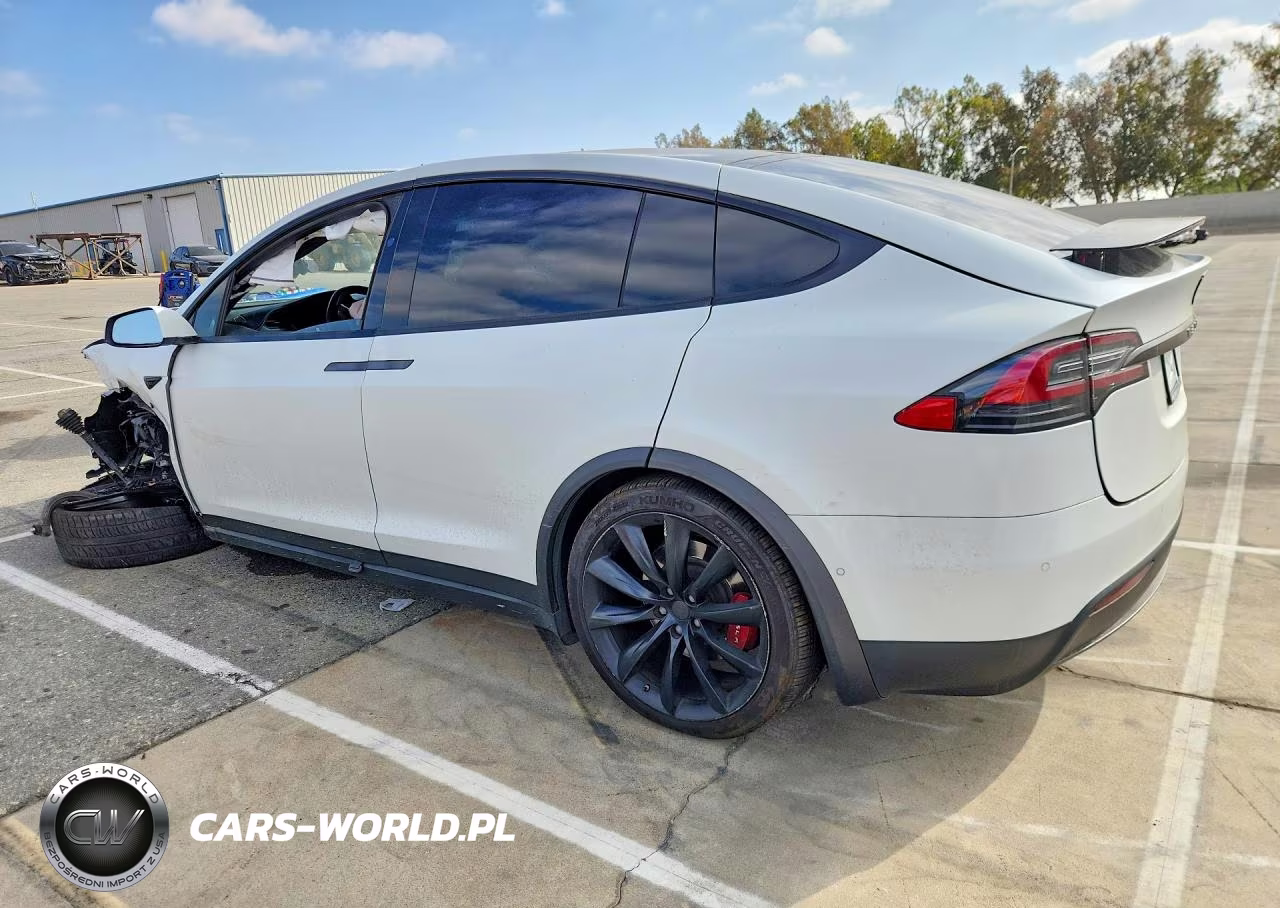 2018 Tesla Model X VIN:5YJXCBE26JF120593 - 2