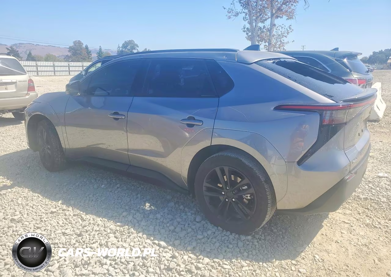 2026 Toyota Bz Xle Plus VIN:JTMBCAEB0TA011322 - 2