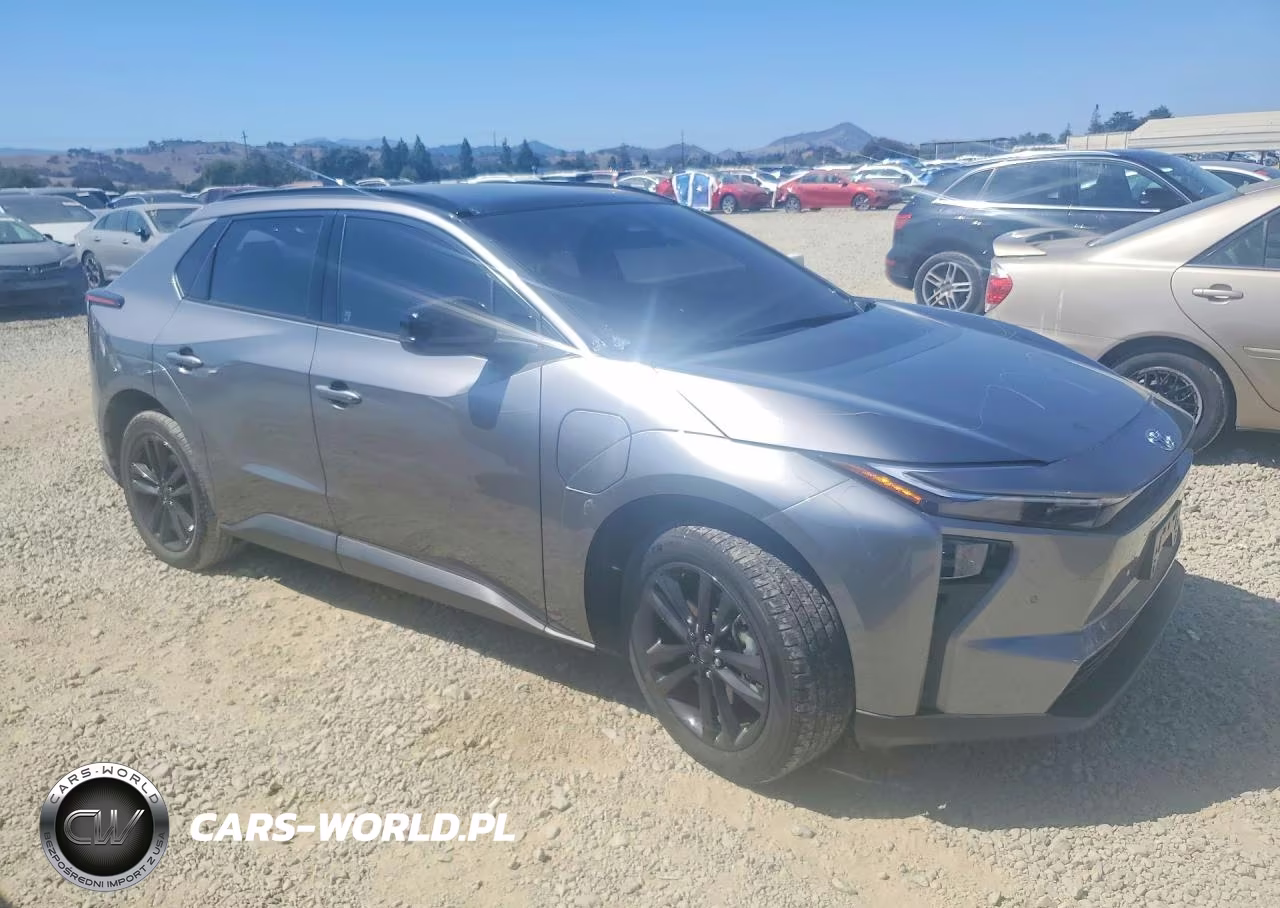 2026 Toyota Bz Xle Plus VIN:JTMBCAEB0TA011322 - 4