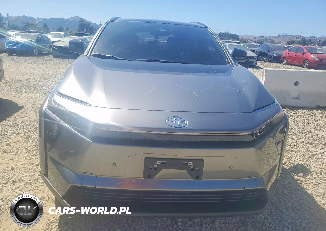 2026 Toyota Bz Xle Plus VIN:JTMBCAEB0TA011322 - 5