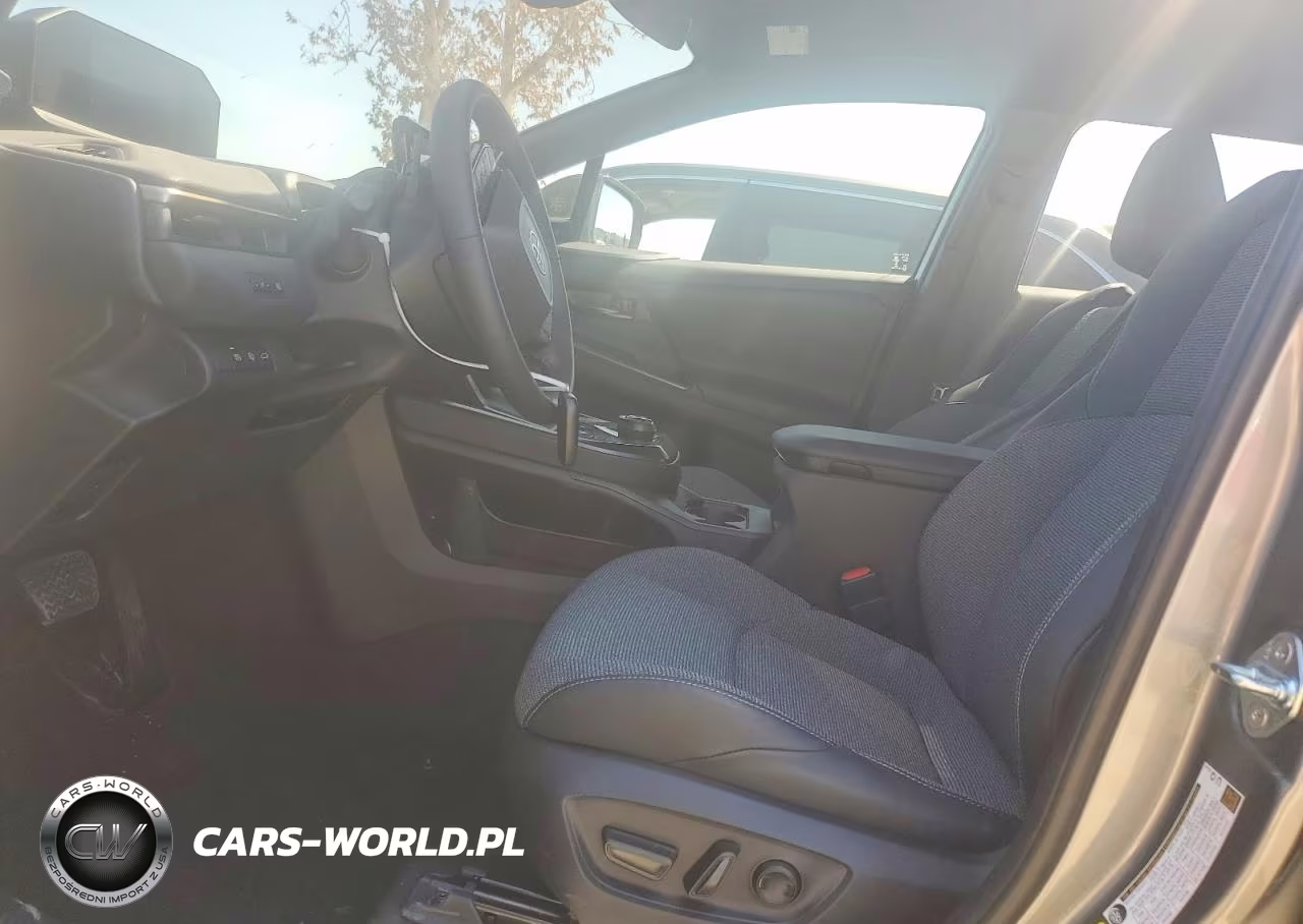 2026 Toyota Bz Xle Plus VIN:JTMBCAEB0TA011322 - 7