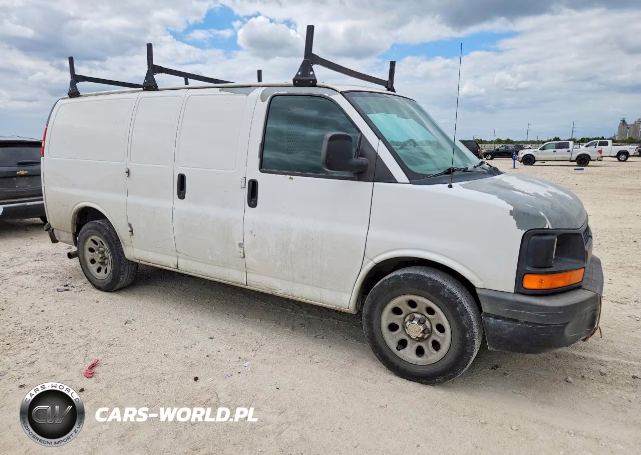 2012 Chevrolet Express G1500 VIN:1GCSGAFX8C1129102 - 4