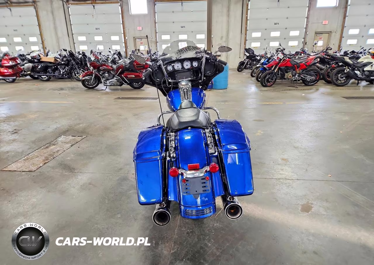 2017 Harley-Davidson Flhxs Street Glide Special VIN:1HD1KRC10HB650288 - 4
