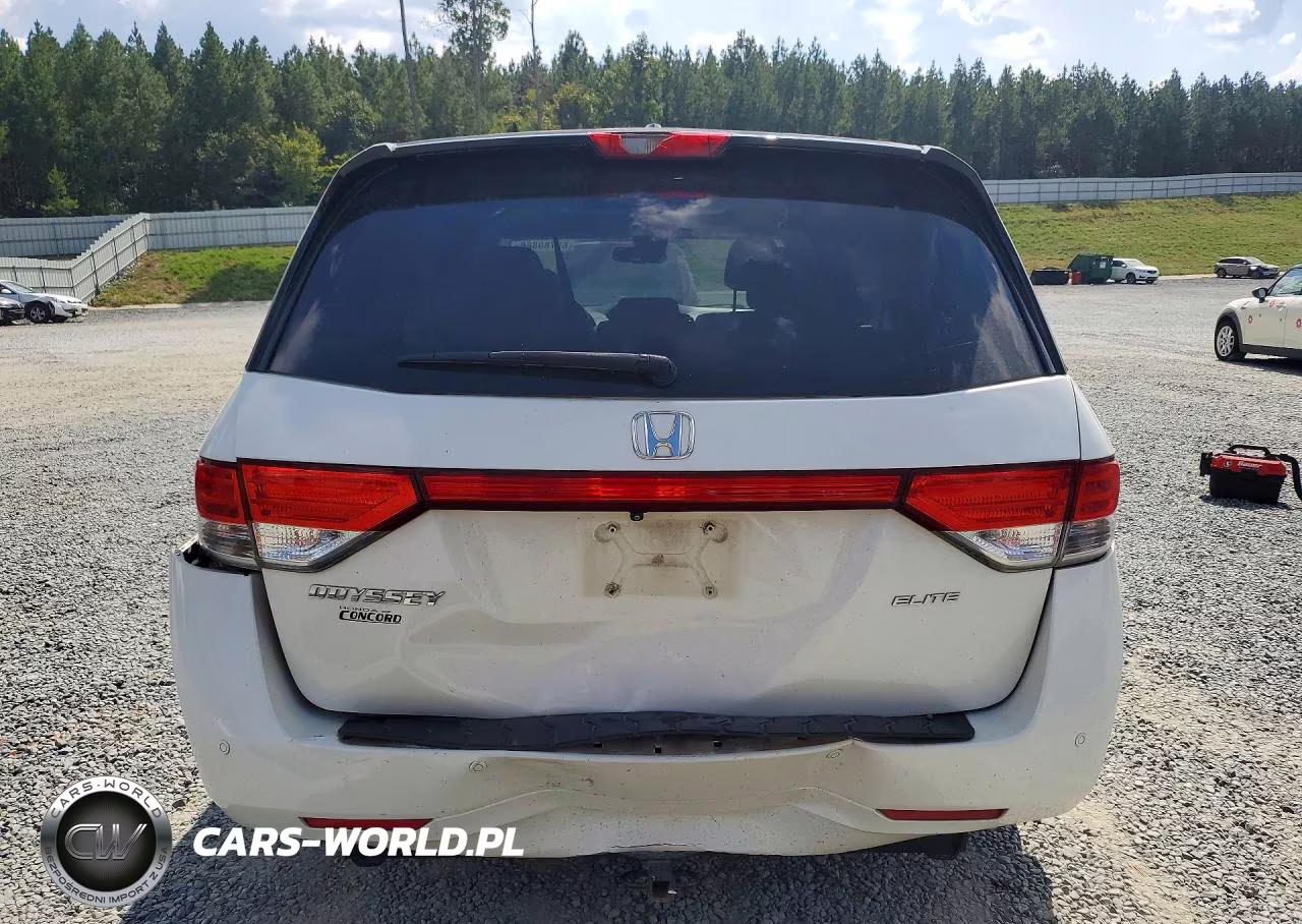 2016 Honda Odyssey Touring VIN:5FNRL5H92GB105035 - 6