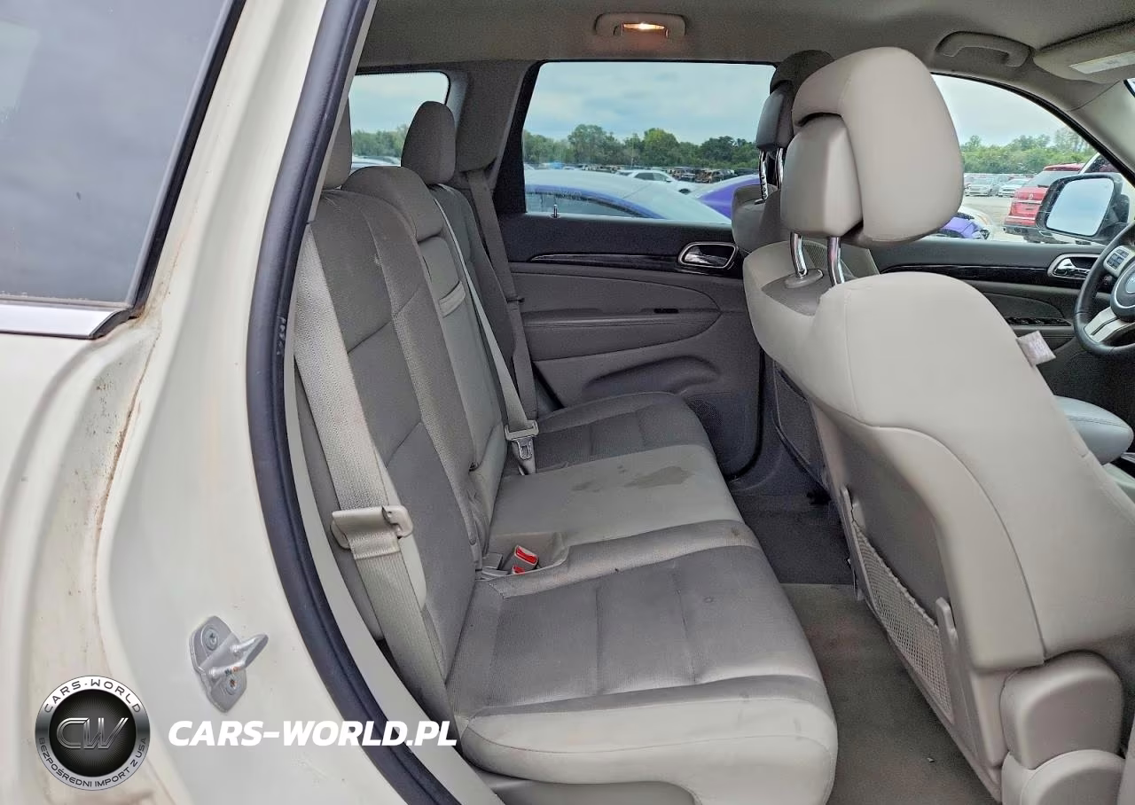 2012 Jeep Grand Cherokee Laredo VIN:1C4RJFAG3CC326185 - 10
