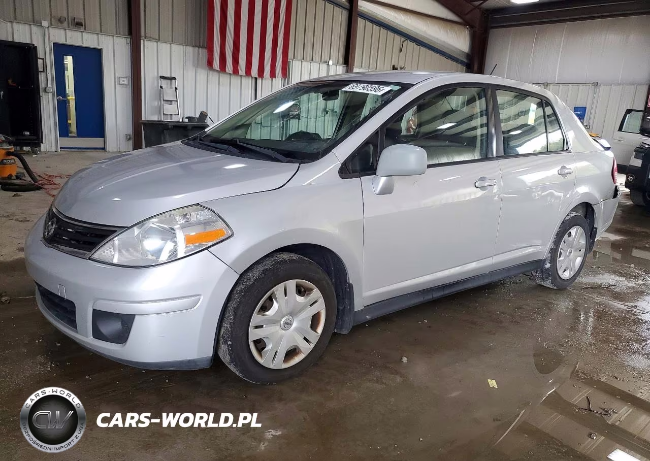 2011 Nissan Versa 1.8 S – zdjęcie 1 z 13
