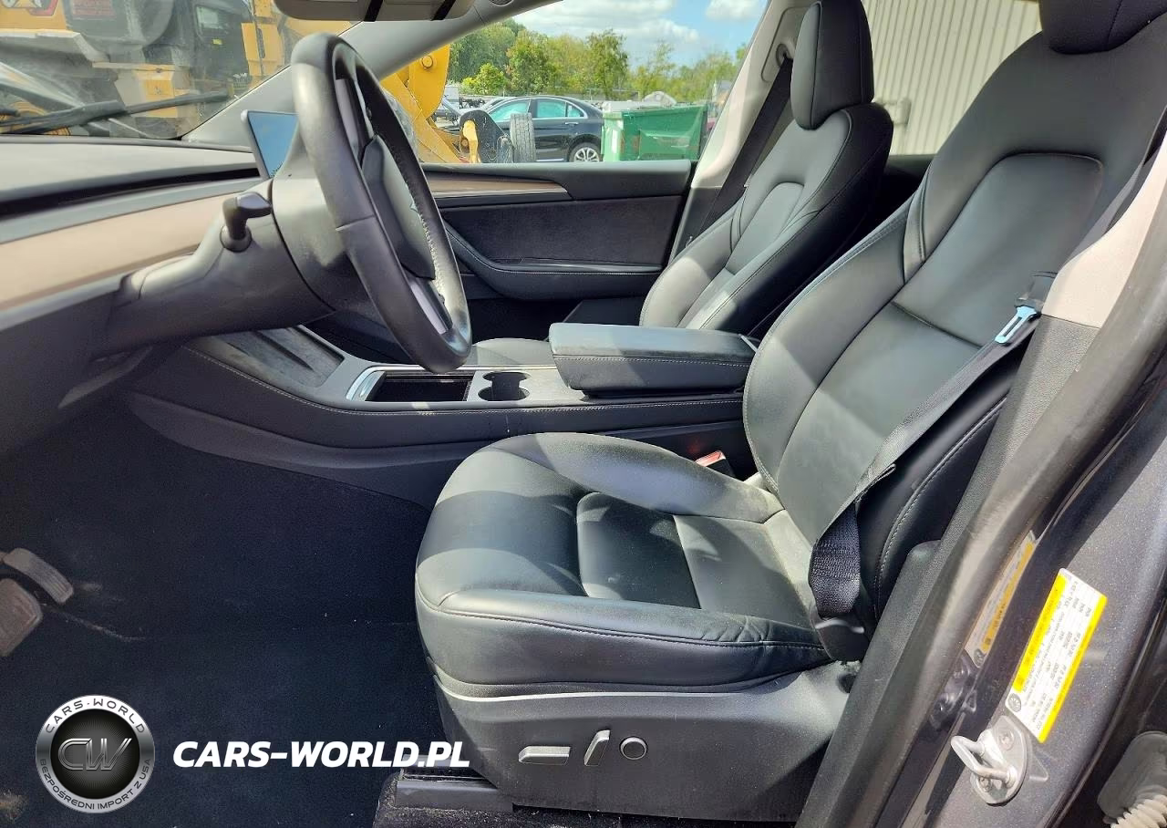 2023 Tesla Model Y VIN:7SAYGDEE0PA110102 - 7