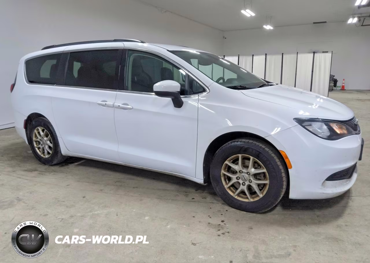 2021 Chrysler Voyager Lxi VIN:2C4RC1DG5MR504745 - 4