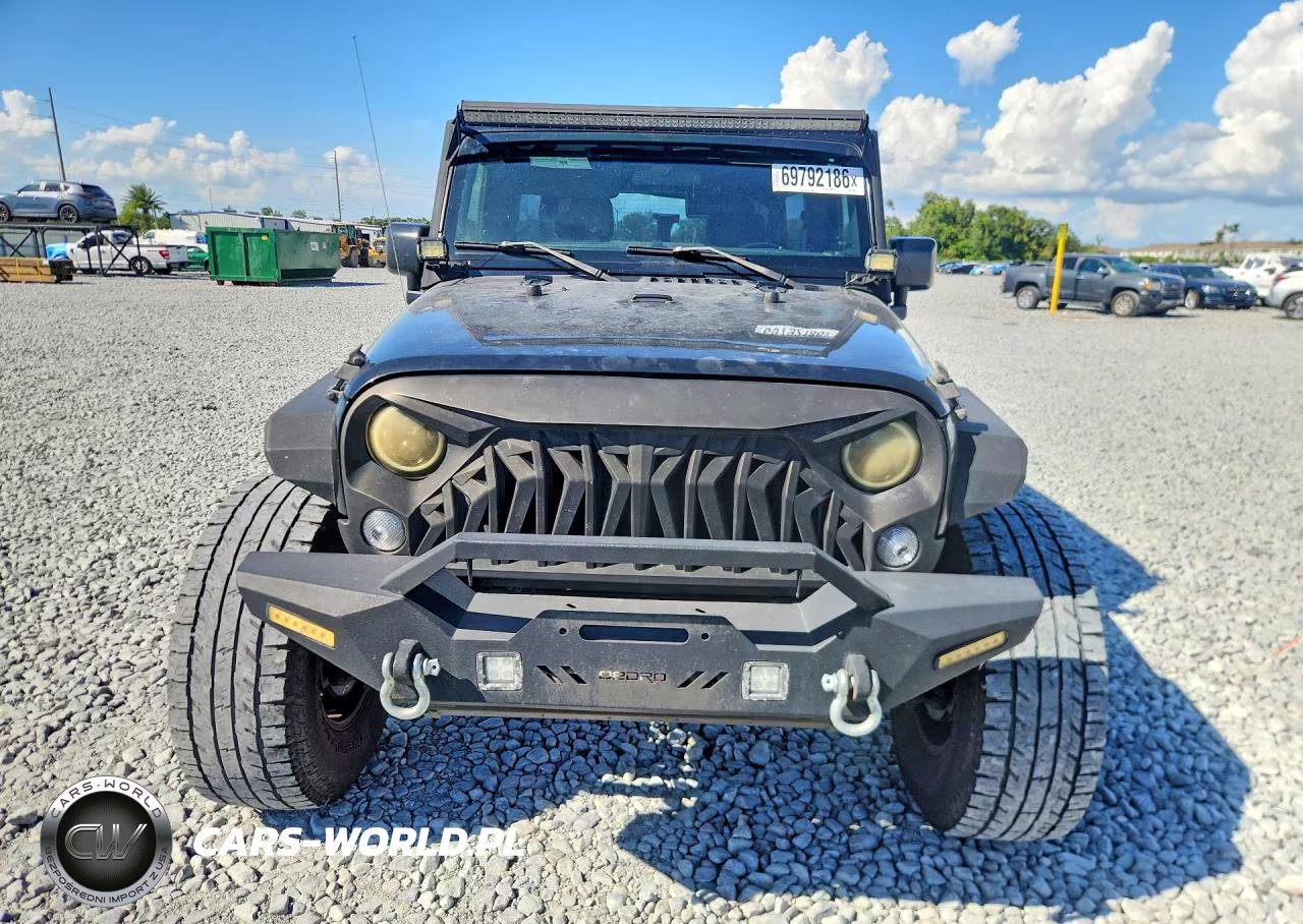 2016 Jeep Wrangler Unlimited Sport VIN:1C4BJWDG3GL134543 - 5