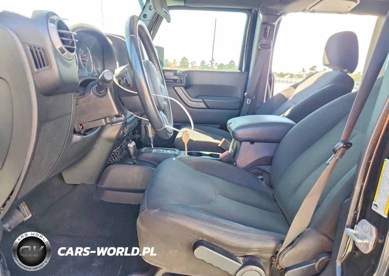 2016 Jeep Wrangler Unlimited Sport VIN:1C4BJWDG3GL134543 - 7
