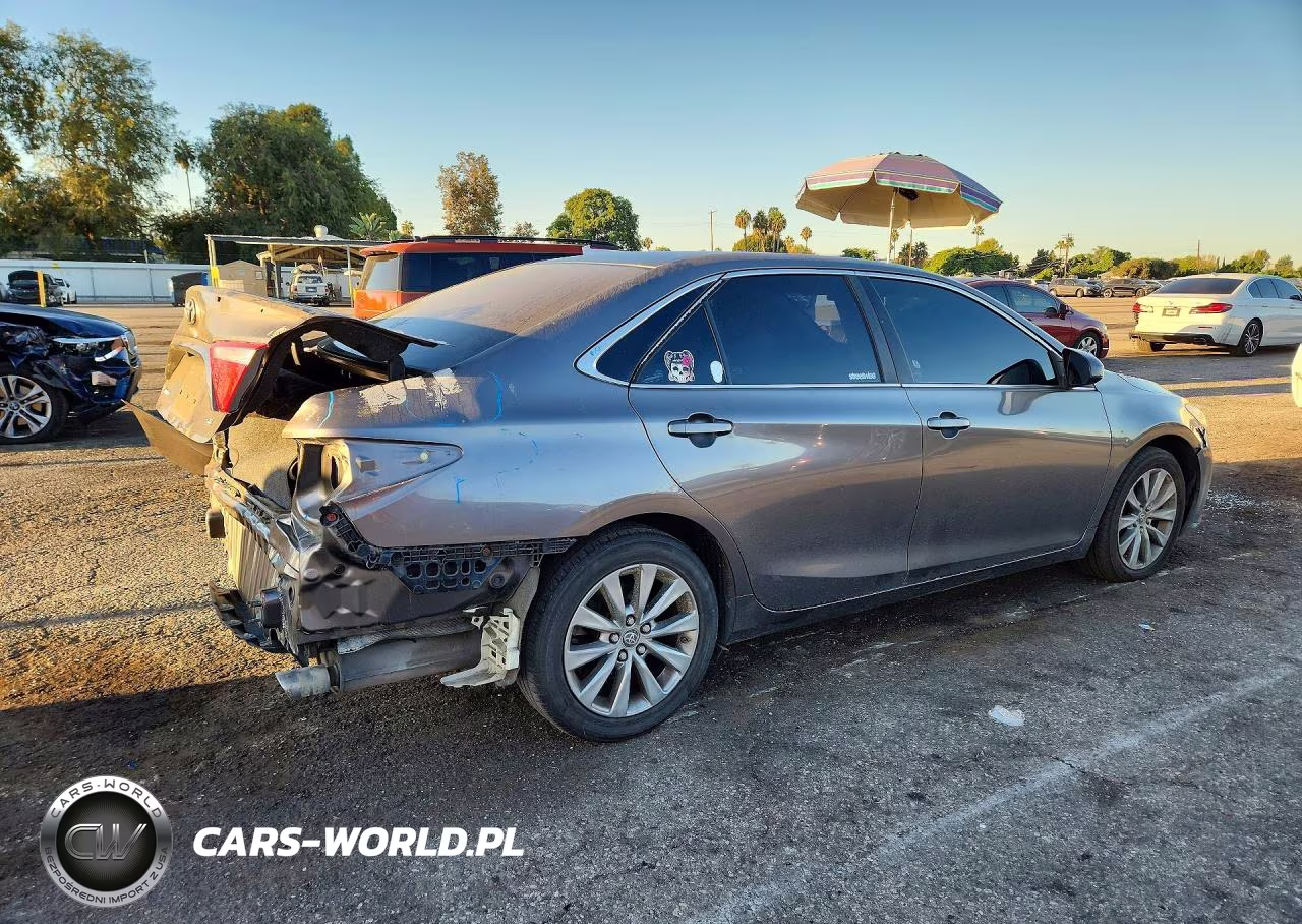 2016 Toyota Camry Se VIN:4T1BF1FK8GU231569 - 3