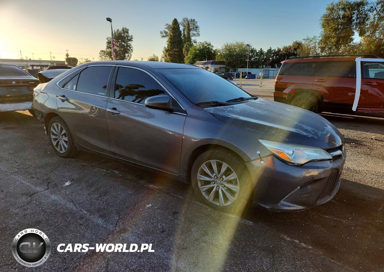 2016 Toyota Camry Se VIN:4T1BF1FK8GU231569 - 4