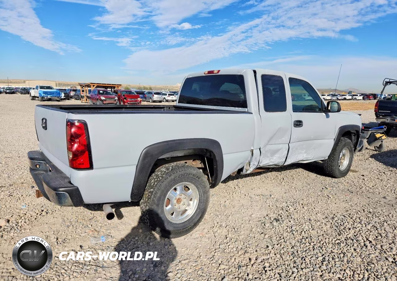 2003 Chevrolet Silverado K1500 VIN:2GCEK19T231150672 - 3