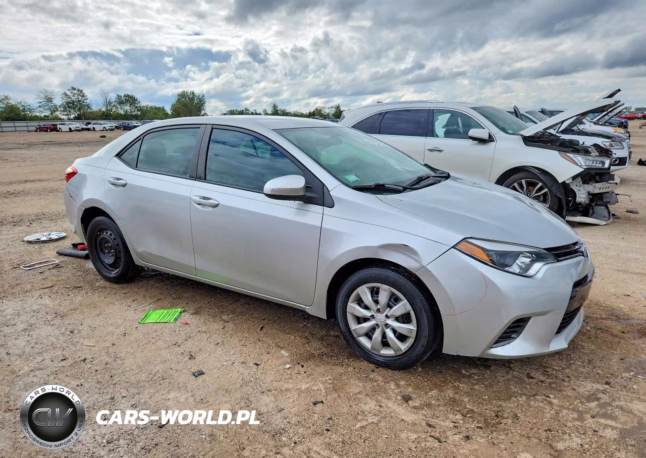 2015 Toyota Corolla Le VIN:2T1BURHE8FC466811 - 4