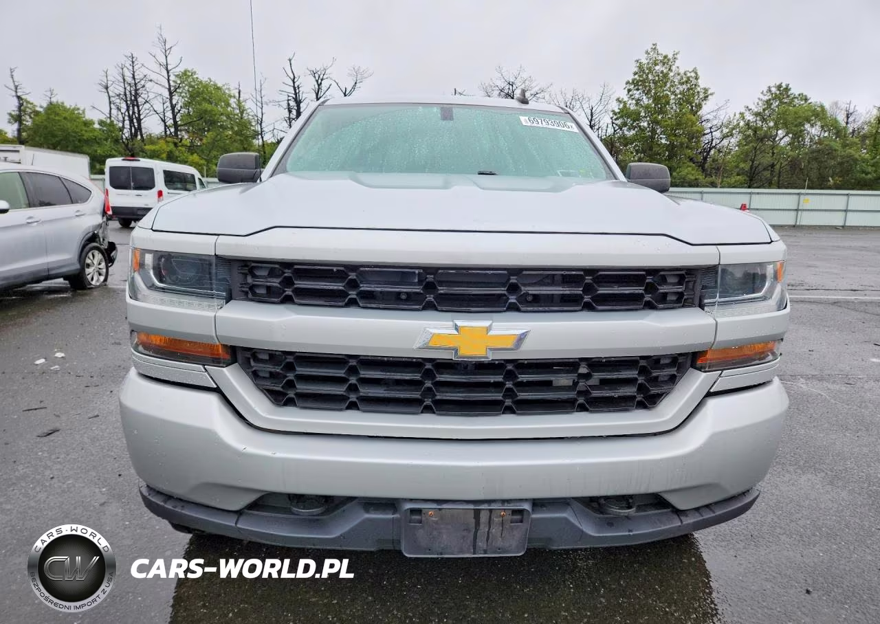 2018 Chevrolet Silverado K1500 Custom VIN:1GCVKPEC9JZ243797 - 5