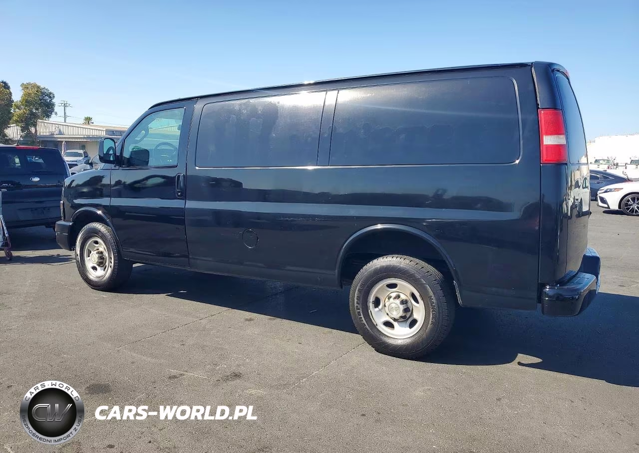 2018 Chevrolet Express 2500 Cargo Delivery Van VIN:1GCWGAFP3J1336429 - 2