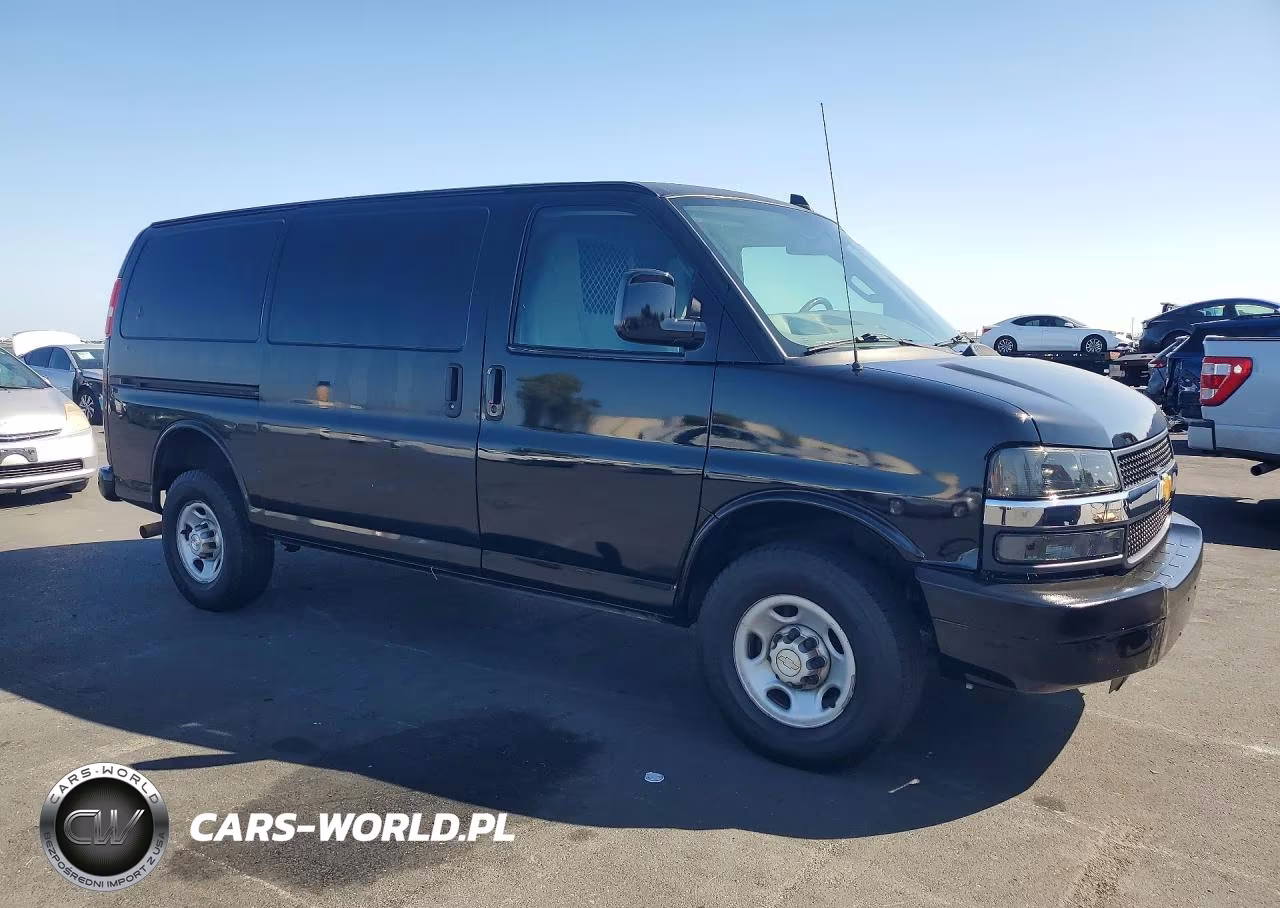 2018 Chevrolet Express 2500 Cargo Delivery Van VIN:1GCWGAFP3J1336429 - 4